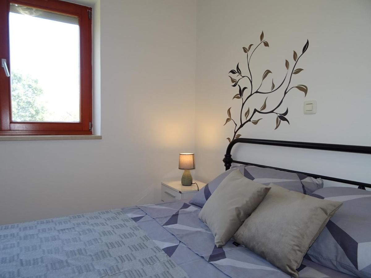 Apartment Erika Premantura Esterno foto