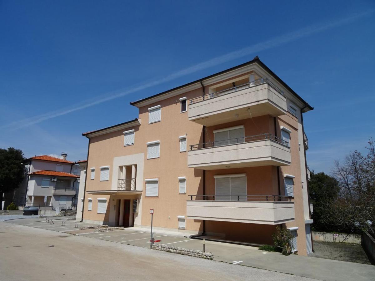 Apartment Erika Premantura Esterno foto